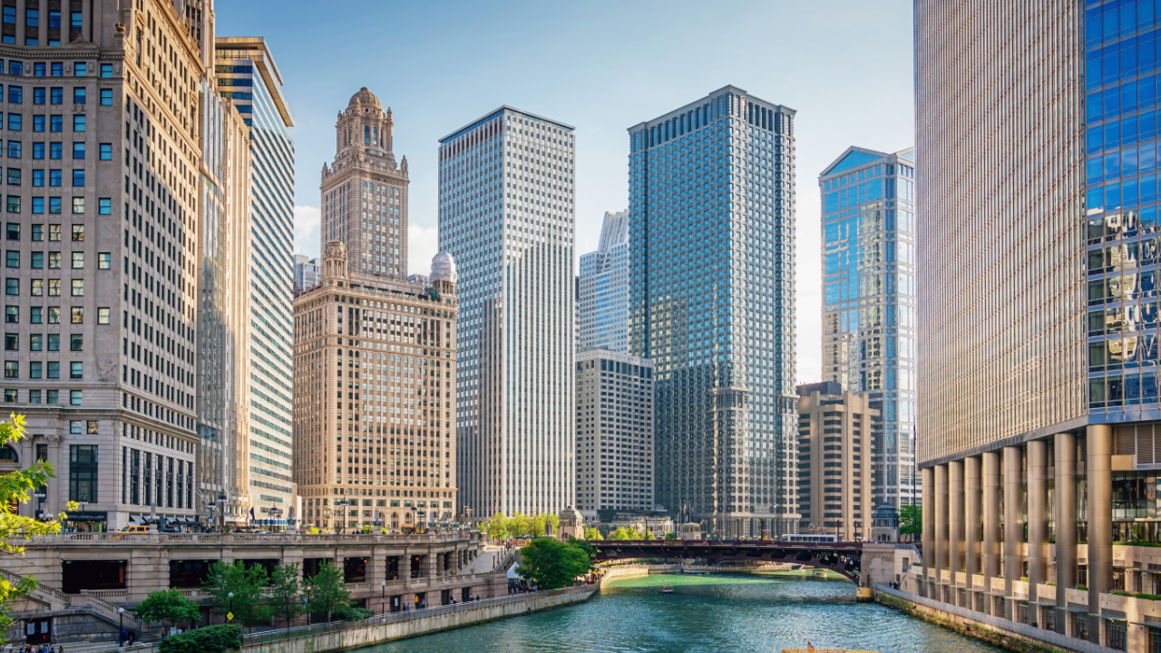 Guverner Pricker protiv Džonsonovog budžeta od 16 milijardi dolara za Čikago