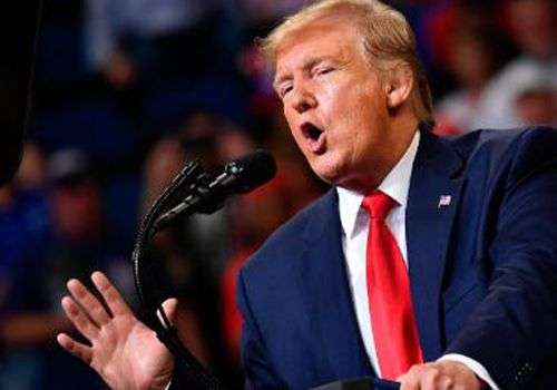 Trumpova „Trump Card“ od 5 miliona dolara suočava se sa pravnim izazovima i ograničenim tržištem - Chicago Glasnik