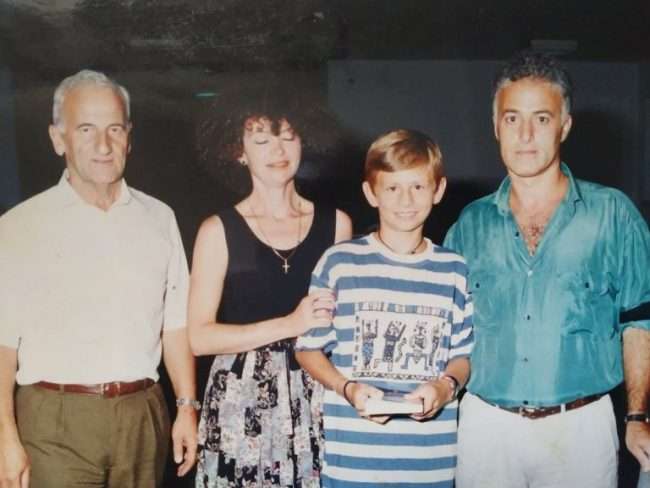 Mirko sa svojom grčkom porodicom