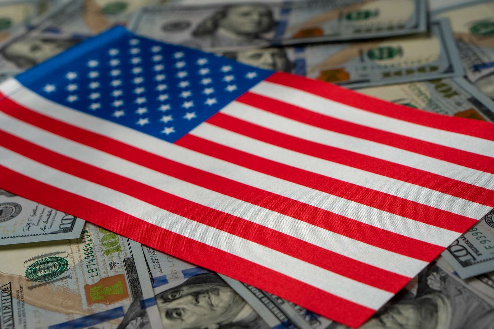 Kako dobiti E-2 vizu za investitore u Americi? Koliko novca je potrebno da investirate?