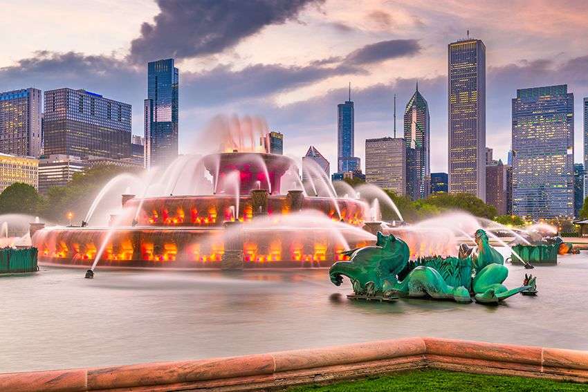 Fontana Buckingham zatvorena nakon što su vandali obojili vodu u crveno - Chicago Glasnik
