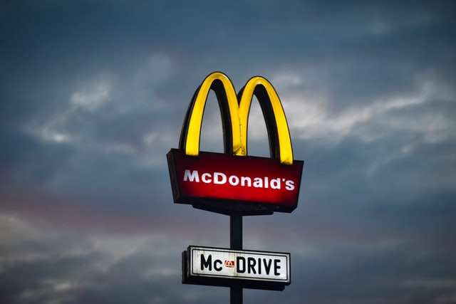 Istorija McDonald’s-a: sve što niste znali o uspešnoj američkoj kompaniji