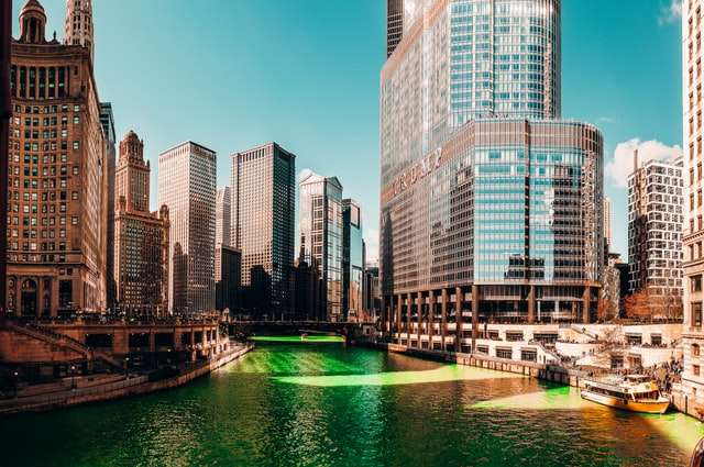 Saint Patrick's Day -  Evo gde možete imate najbolji pogled na farbanje reke Čikago - Chicago Glasnik