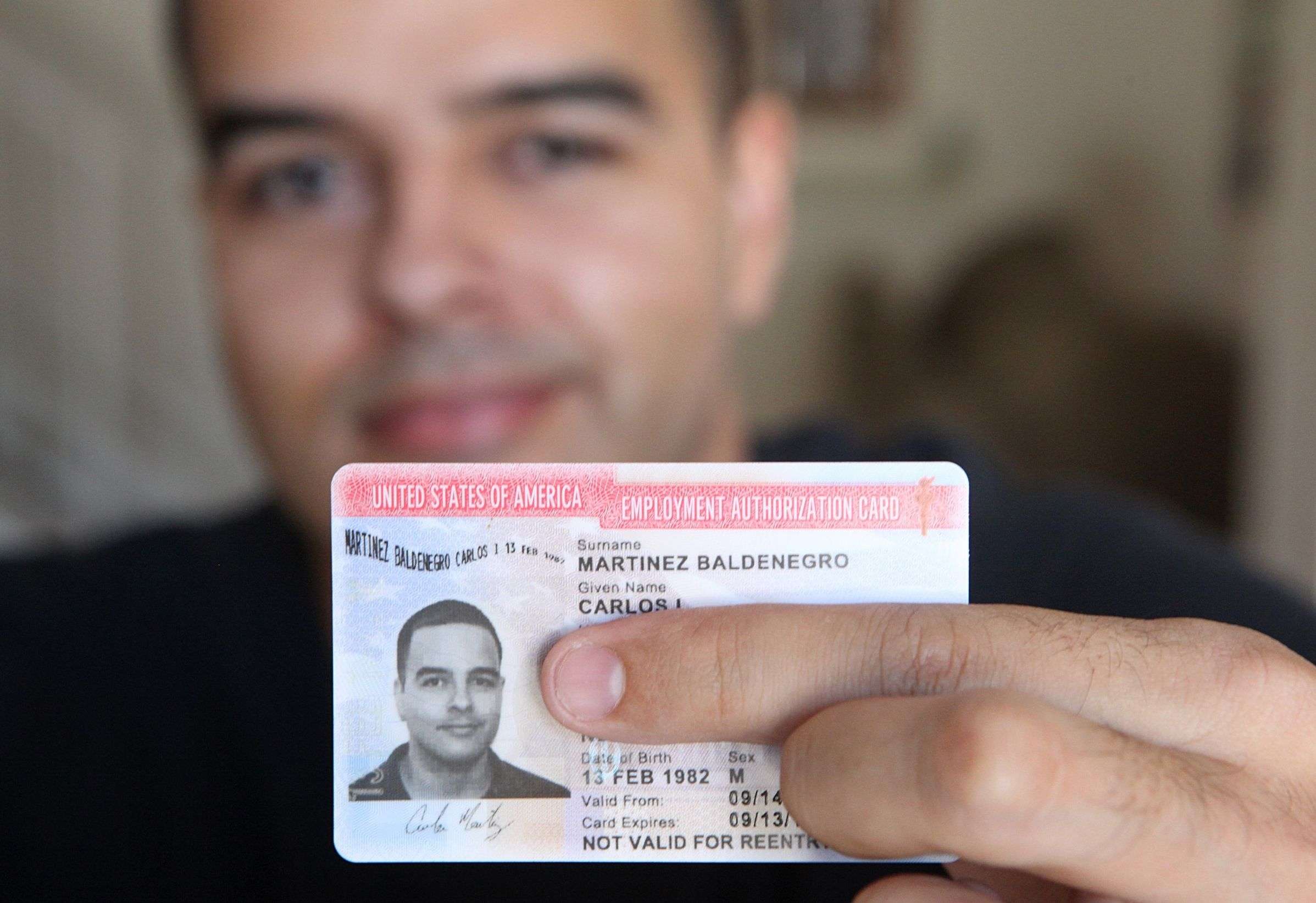 USCIS: Za ove grupe imigranata radne dozvole će važiti 18 meseci nakon isteka