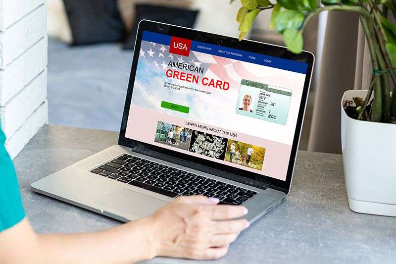 Amerika objavila srećne dobitnike Zelene Karte 2024. Evo kako da proverite vaš status - Chicago Glasnik