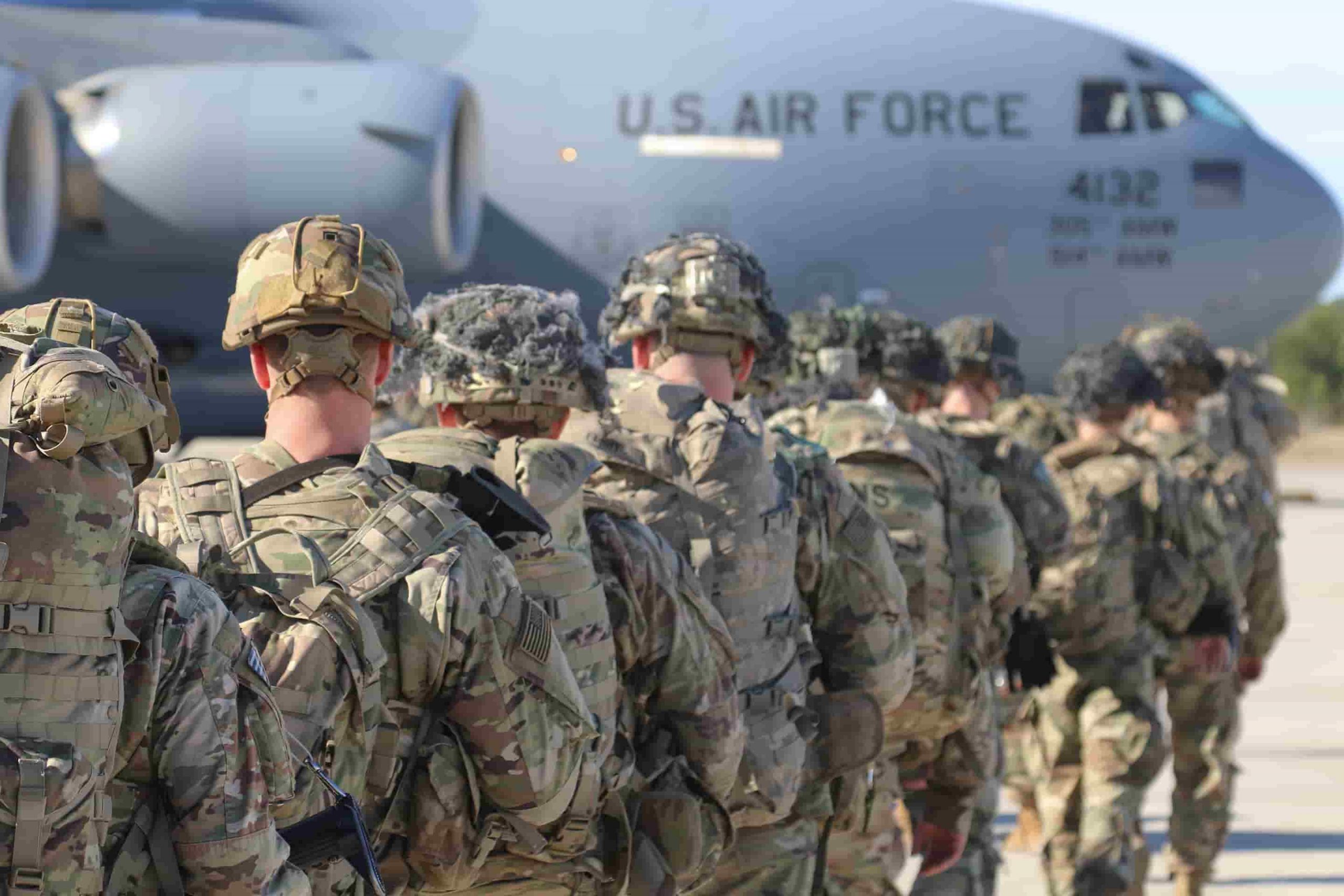 can an immigrant join the army