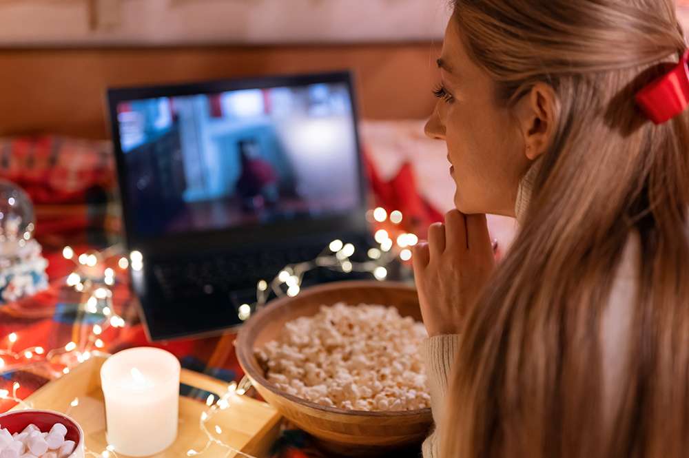 Evo kako da zaradite $2500 gledajući praznične filmove