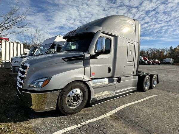 2023 CASCADIA na prodaju - Chicago Glasnik