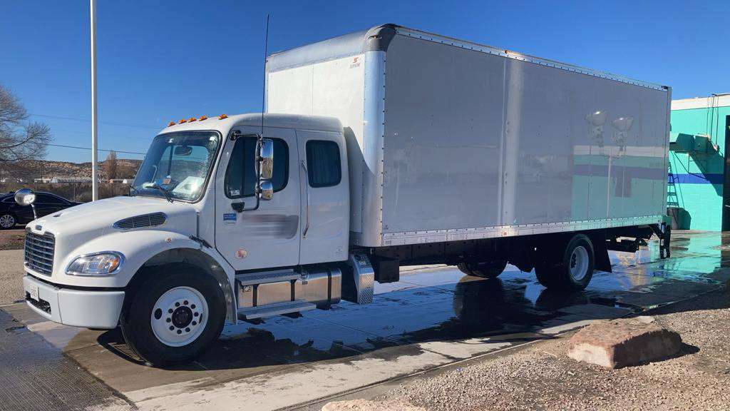 Potreban vozač za straight truck. Odlična zarada, nov kamion - Chicago Glasnik