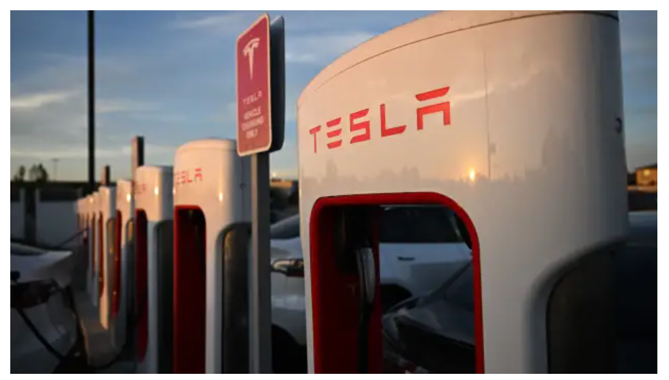 Tesla će napraviti 7.500 punjača za druga električna vozila do kraja 2024.godine
