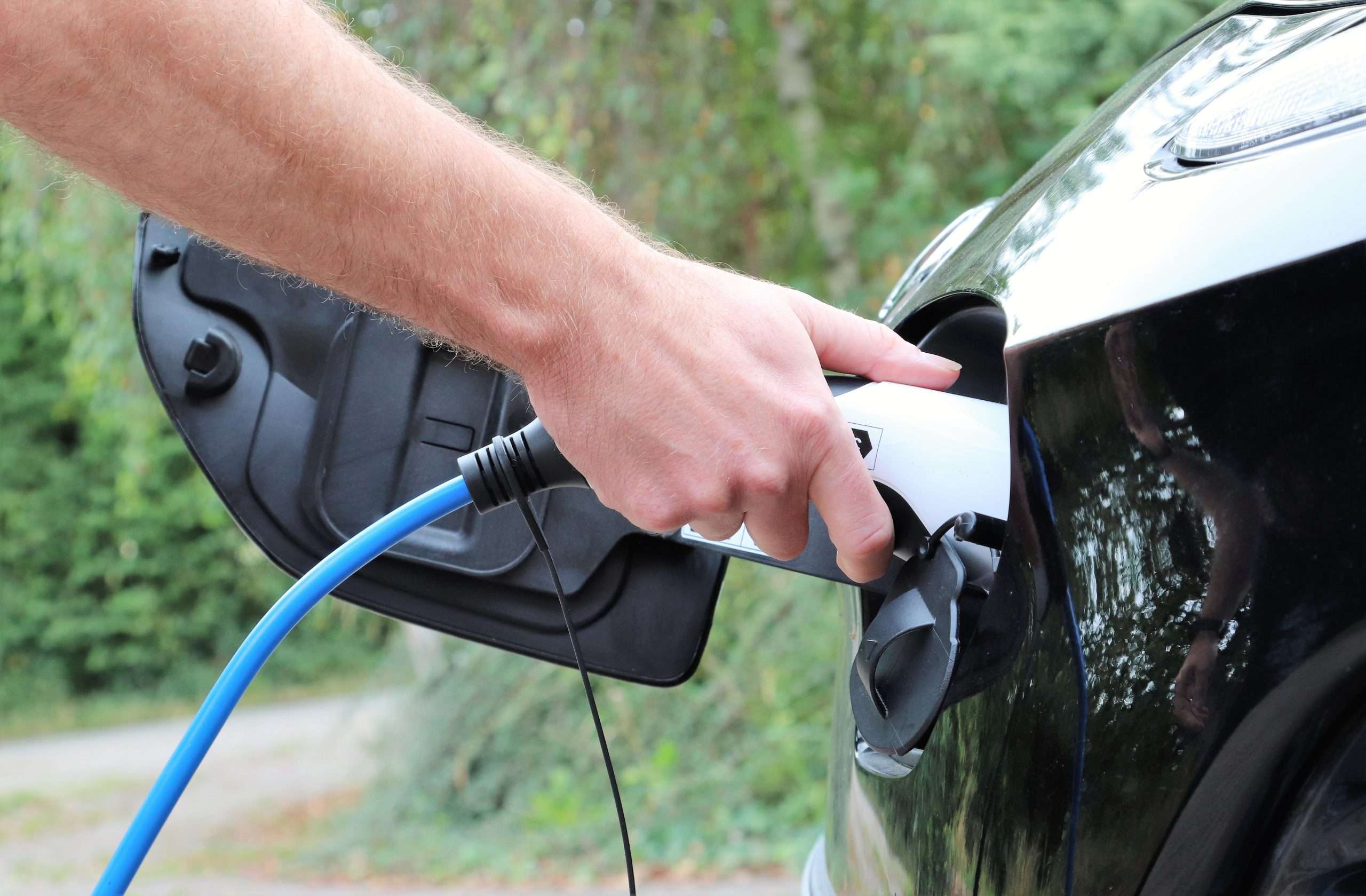 Kupovina električnog vozila u SAD-u: Da li je povoljniji poreski kredit dovoljan za kupovinu?