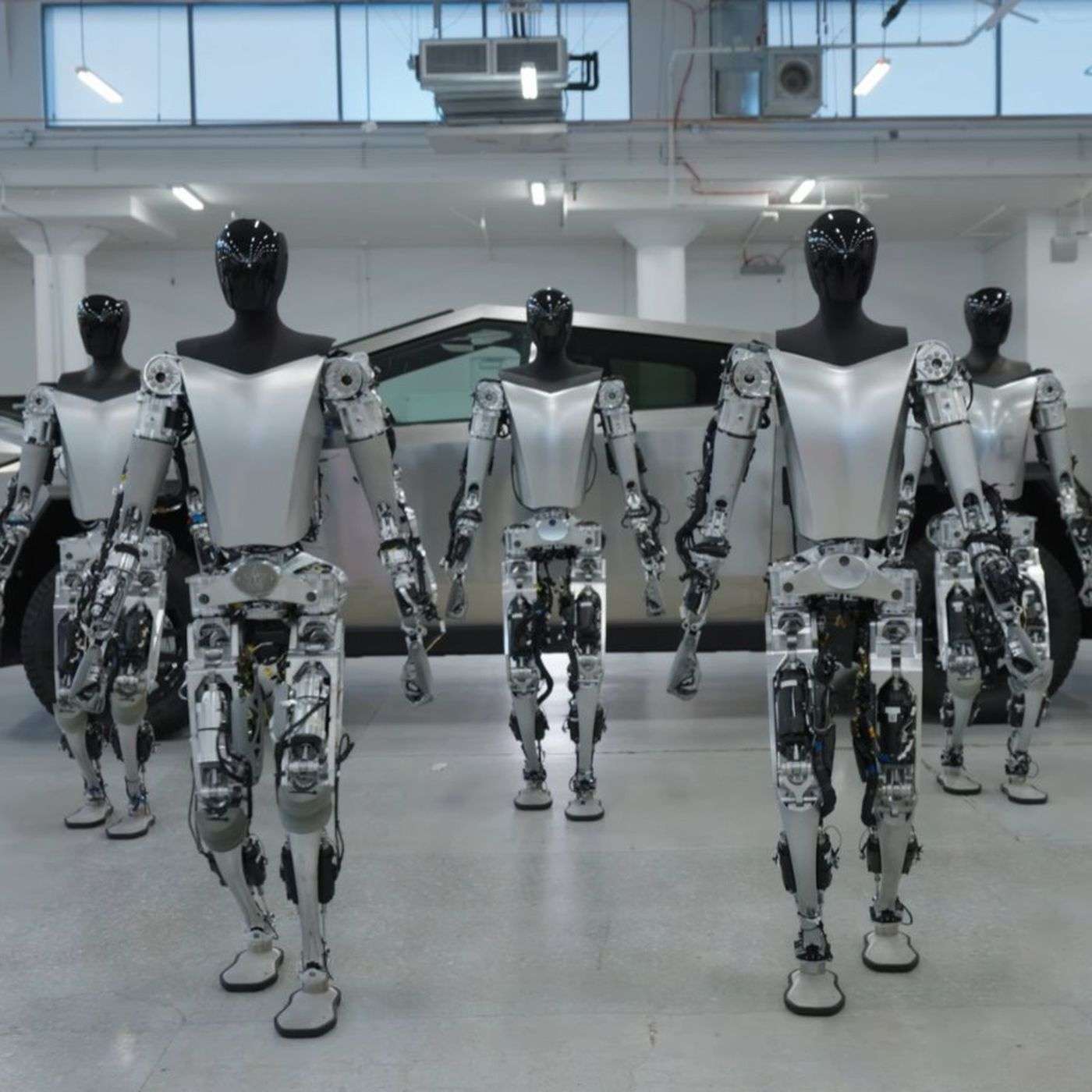 Elon Musk predstavio Tesla robote koji samostalno hodaju i podižu teret