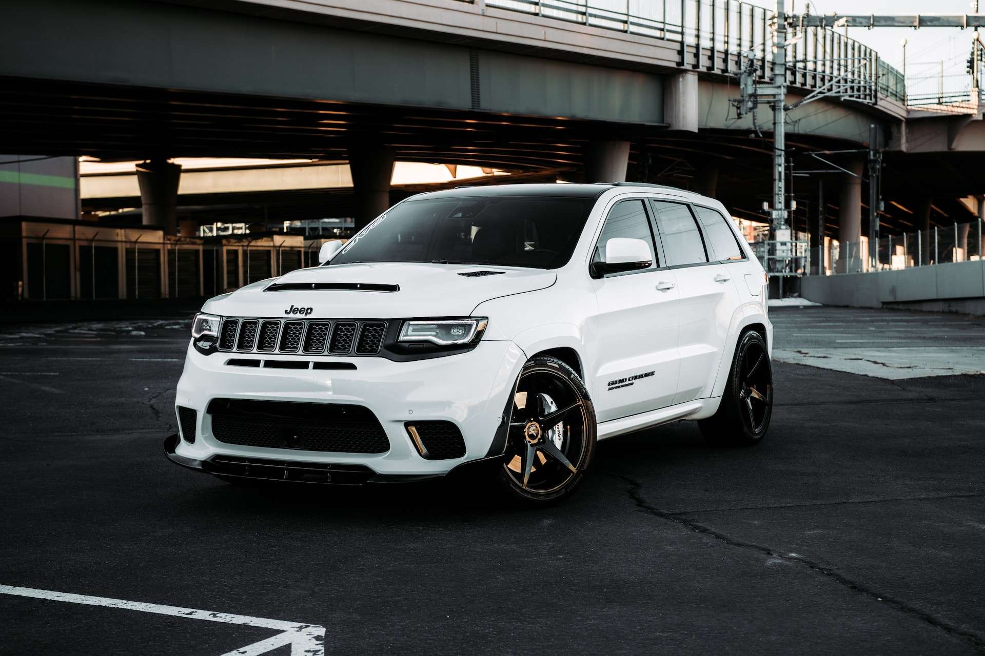Chrysler povlači 330.000 Jeep Grand Cherokee-ja zbog problema
