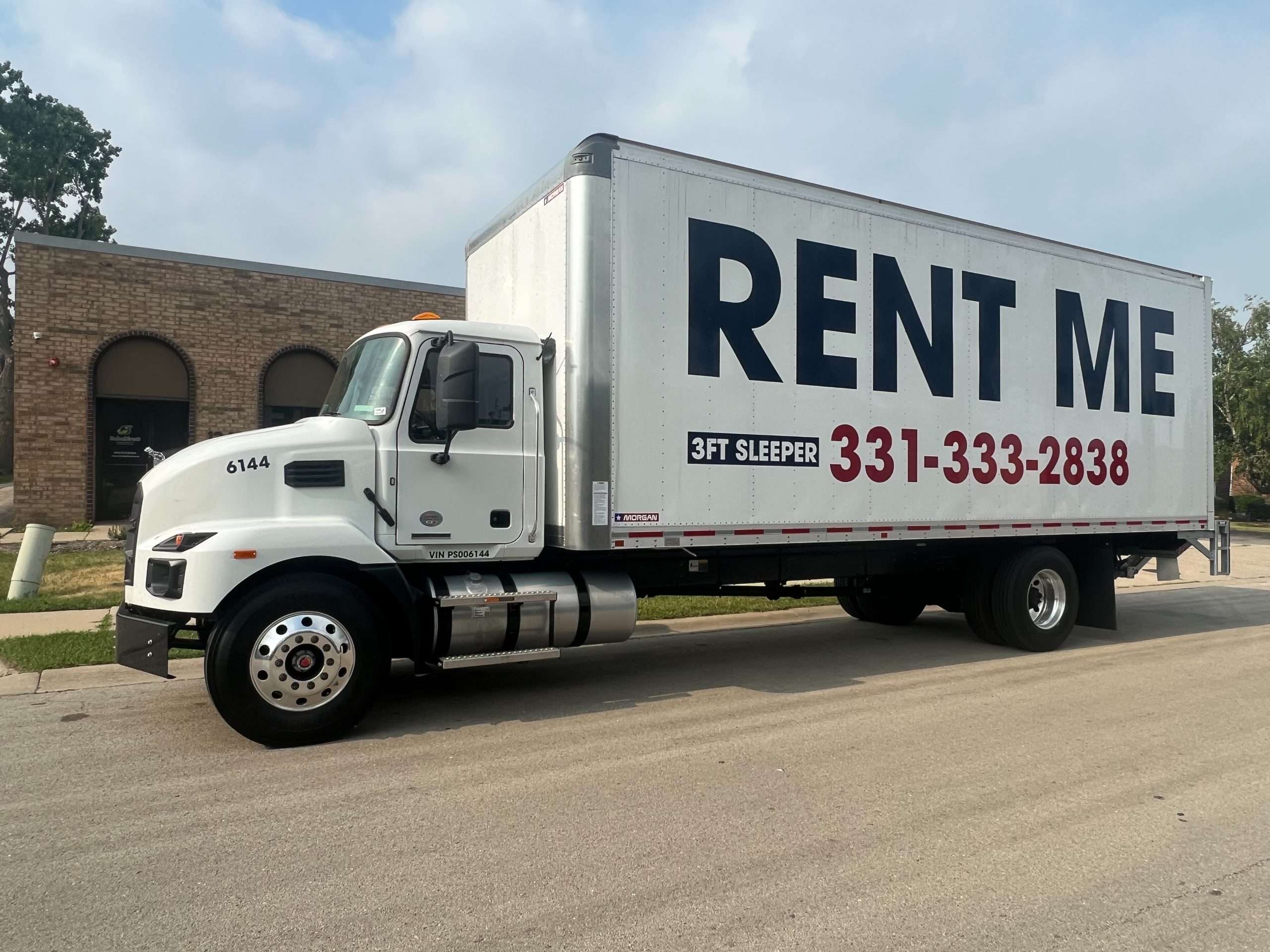 Brand New automatic Mack Box trucks with sleeper for RENT - Chicago Glasnik