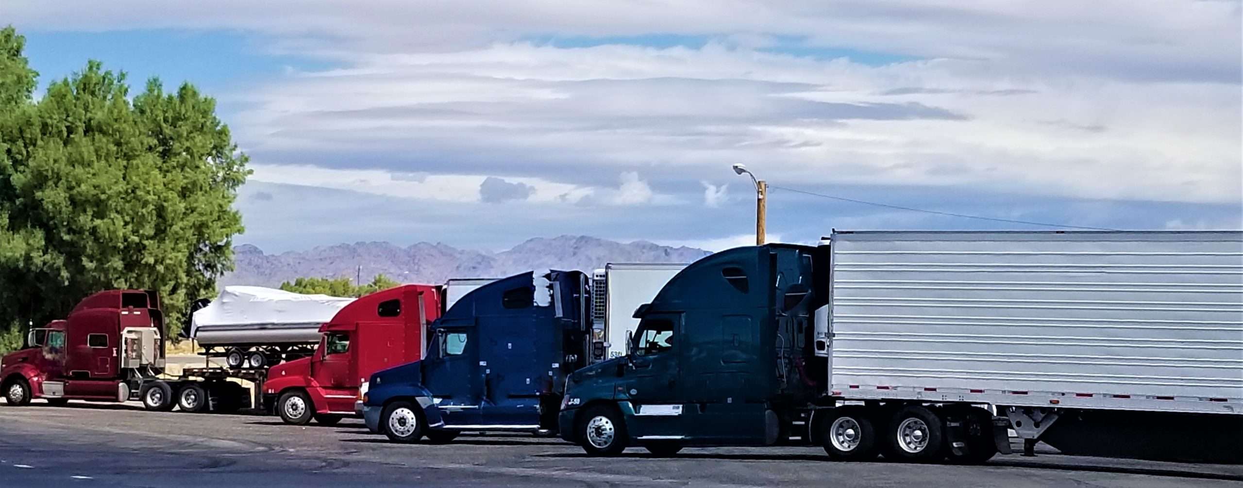Trucking industrija na ivici isplativosti: Operativni troškovi $2,25 po milji, cene prevoza $2,2