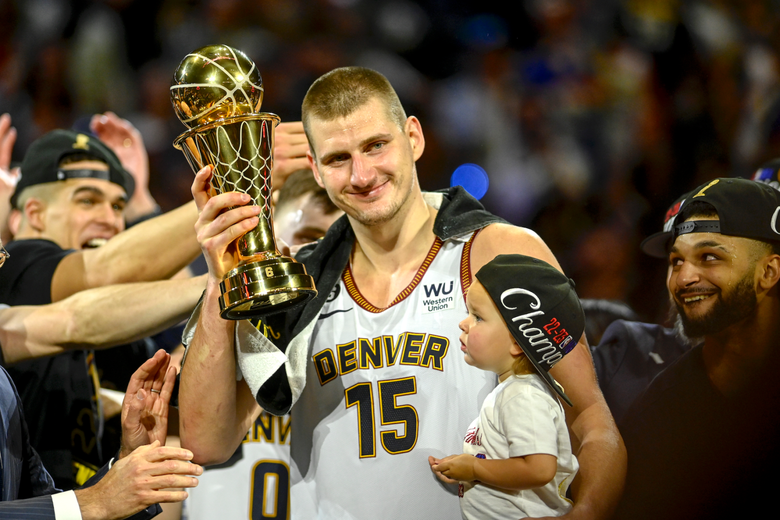 Nikola Jokić proglašen za najboljeg igrača prošle sezone u NBA ligi