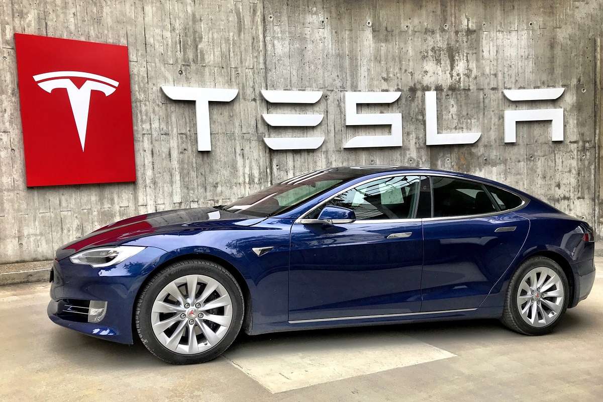 Tesla trijumfuje usred masovnih štrajkova u auto-industriji - Chicago Glasnik