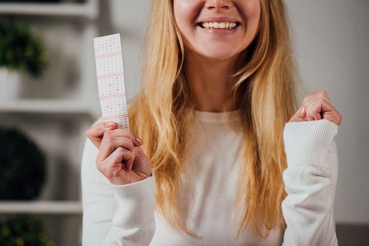 Tiket za Jackpot od 650.000 dolara za Lucky Day Lotto prodat u centru Čikaga - Chicago Glasnik