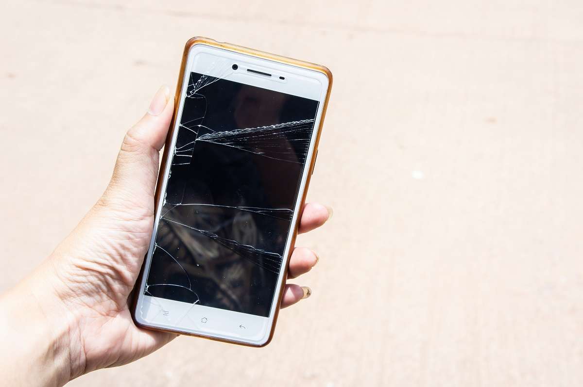 Uskoro stižu telefoni koji će se sami popravljati - Chicago Glasnik