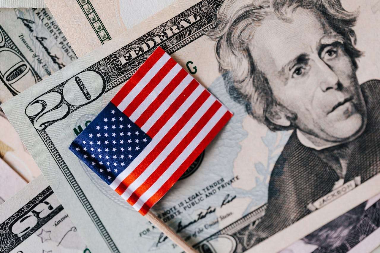 Domaćinstva u Americi zadužena rekordnih 17,3 triliona dolara - Chicago Glasnik