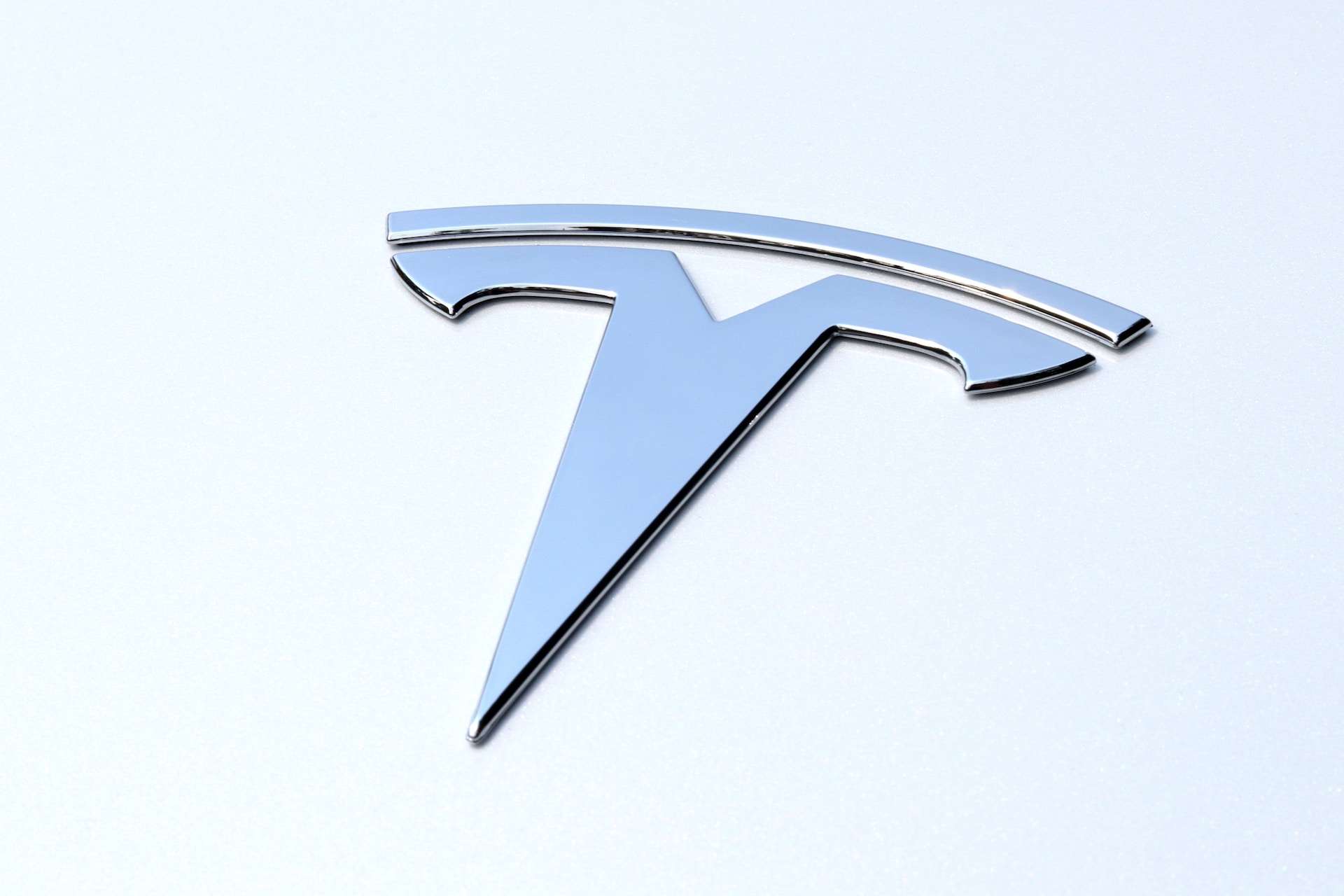 Tesla u pregovorima za otvaranje servisnog centra u Čikagu - Chicago Glasnik