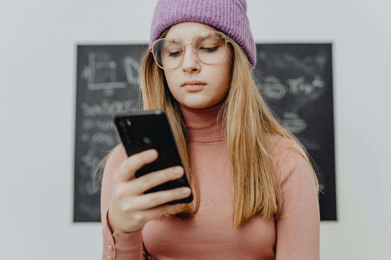 Nova pravila za Facebook i Instagram: Tinejdžeri će dobijati poruke isključivo od prijatelja - Chicago Glasnik