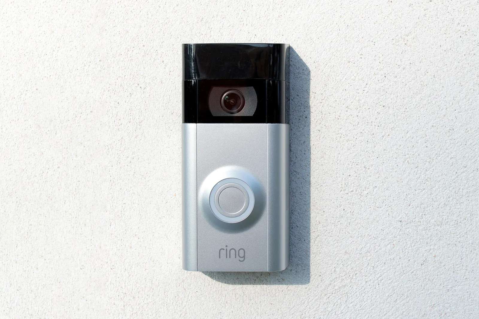 Amazon Ring ukida policiji mogućnost da traži video snimke korisnika - Chicago Glasnik