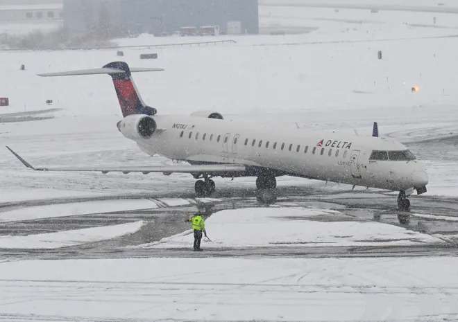 Novi snežni talas: Otkazano preko hiljadu letova, Njujork očekuje 20cm snega - Chicago Glasnik