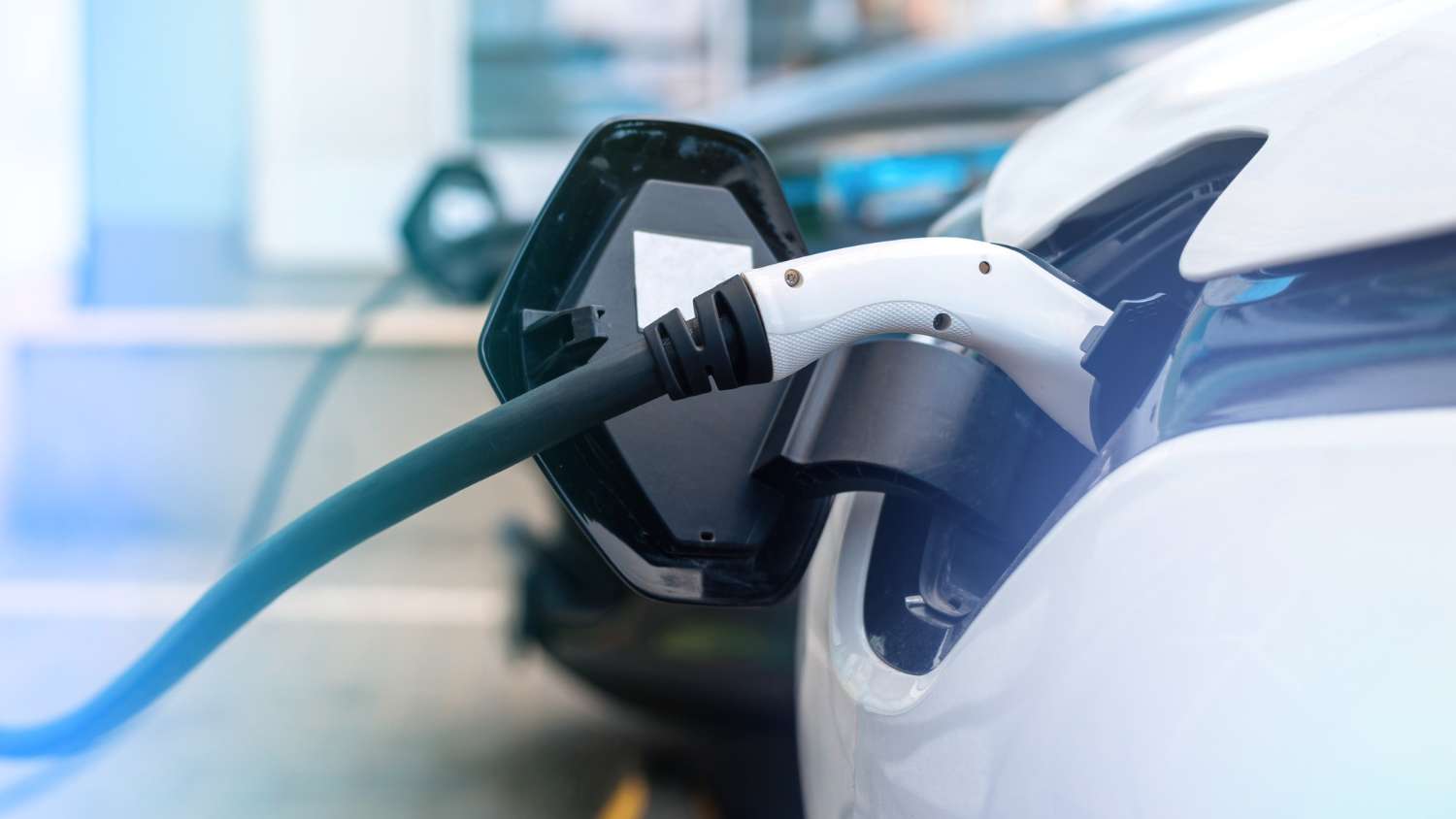 Amerika: Razmatra se usporavanje prelaska na električna vozila