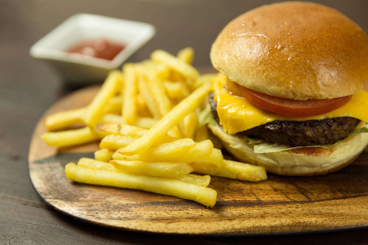 Kalifornija: Fast food radnici dobijaju minimalac od 20 dolara - Chicago Glasnik
