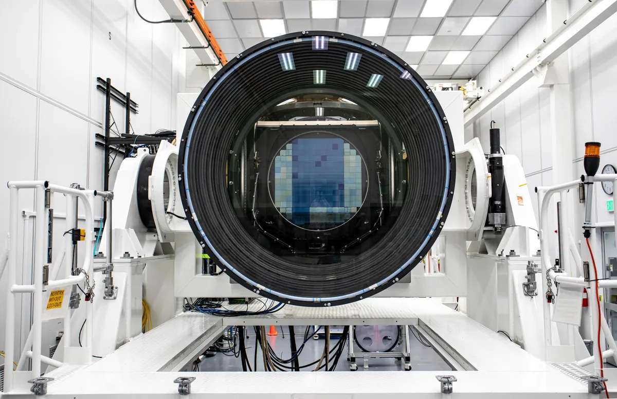 Veličine automobila, teška 3 tone: Naučnici završili najveću digitalnu kameru na svetu