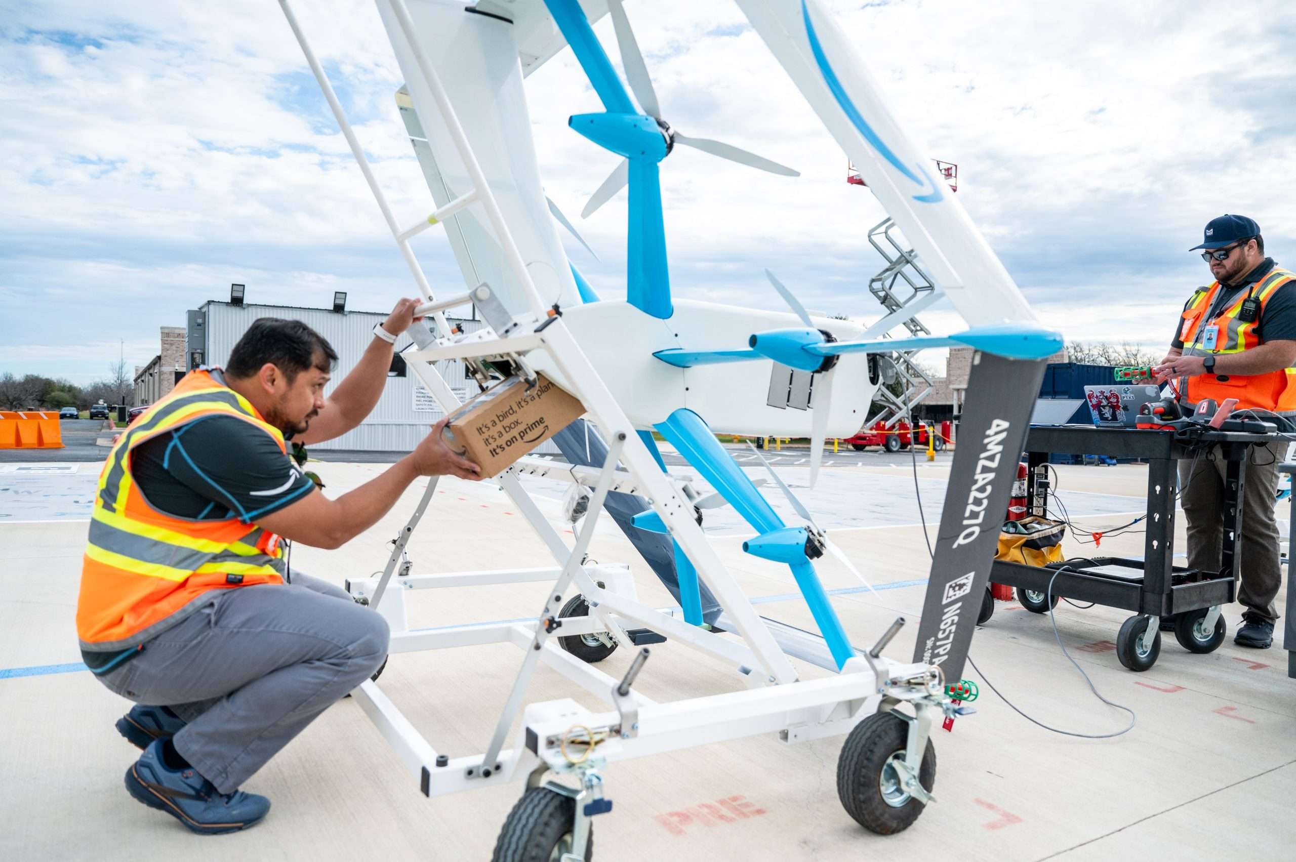 Amazon dobio odobrenje FAA za novi dron za dostavu i započinje testove u Arizoni