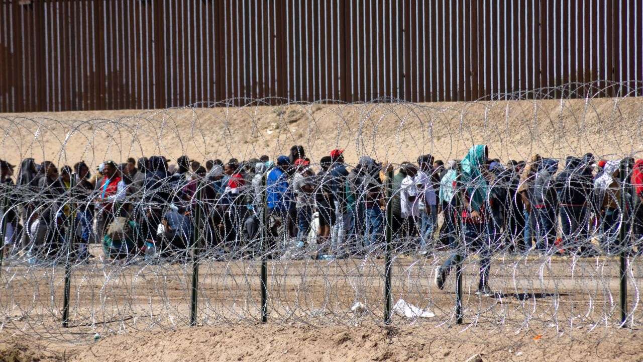 Amerika zabranila azil za ilegalne imigrante na granici sa Meksikom - Chicago Glasnik