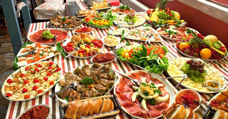 Crkva Sv. Vasilija Ostroškog (Mettawa-Lake Forest) Vas srdačno poziva na Taste of Serbia festival