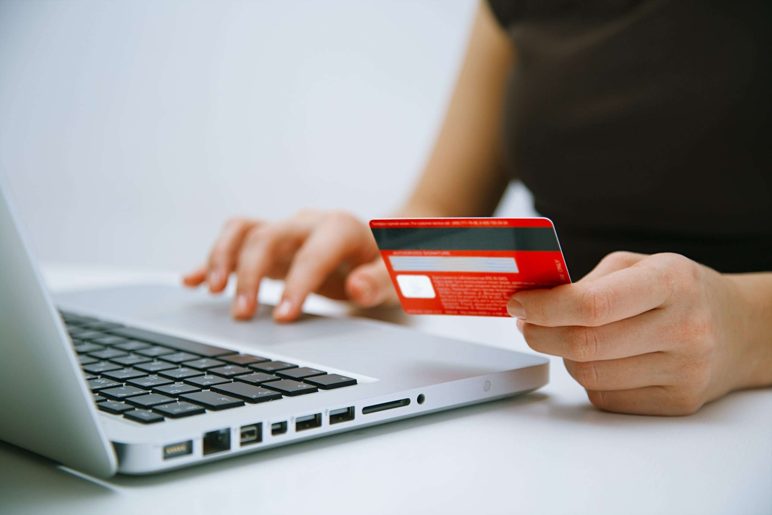 Rastuća prevara s porukom „Kartica odbijena“ – kako bezbedno kupovati na internetu