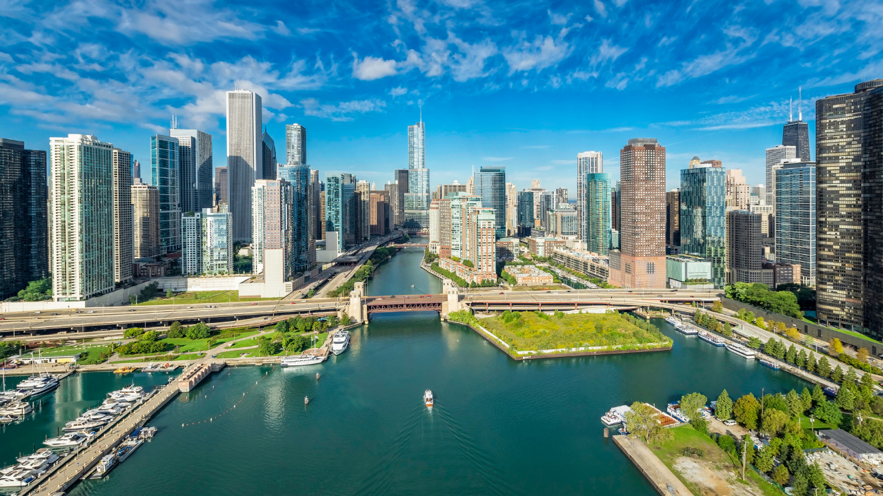 Neuobičajeno toplo vreme u Čikagu pred vikend, zatim naglo zahlađenje