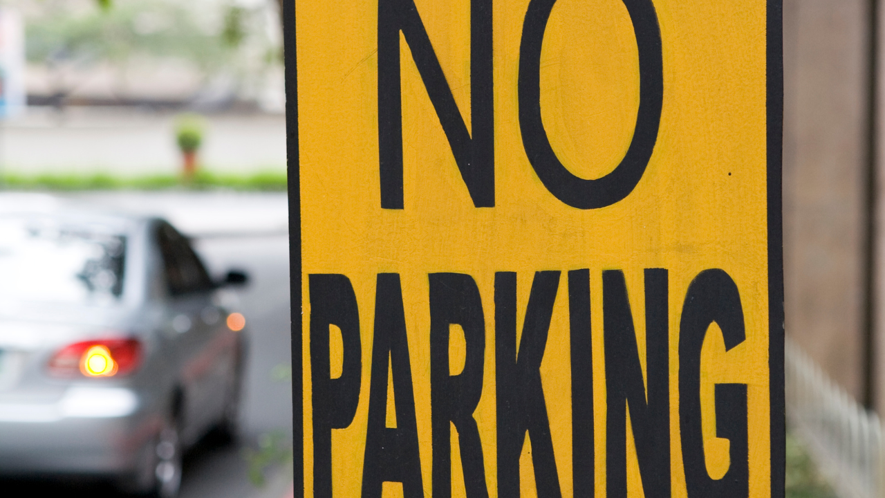 Uprkos protivljenju poslovne zajednice, gradski odbor podržao prijavu nepropisnog parkiranja od strane građana