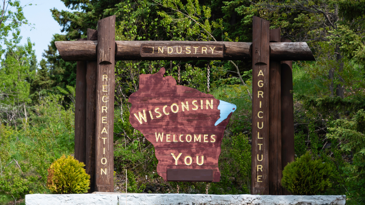 Samo tri i po sata od Čikaga – ovo bajkovito jezersko mesto u Viskonsinu i dalje je skriveni dragulj
