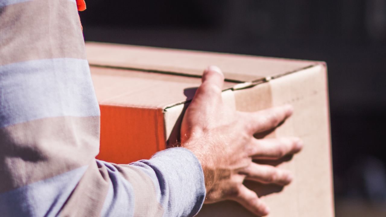 Čikago na prvom mestu u SAD po krađama dostavljenih paketa, pokazuje novi izveštaj