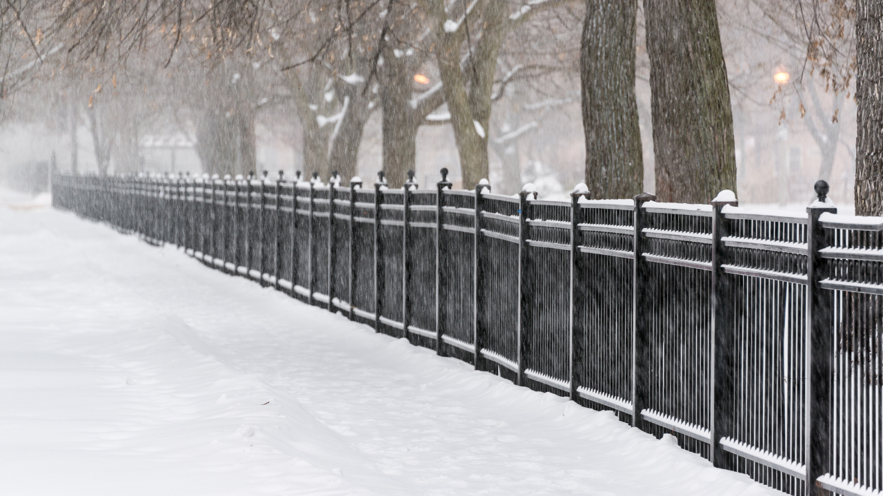 Hladni udari vetra i promenljive snežne padavine tokom vikenda