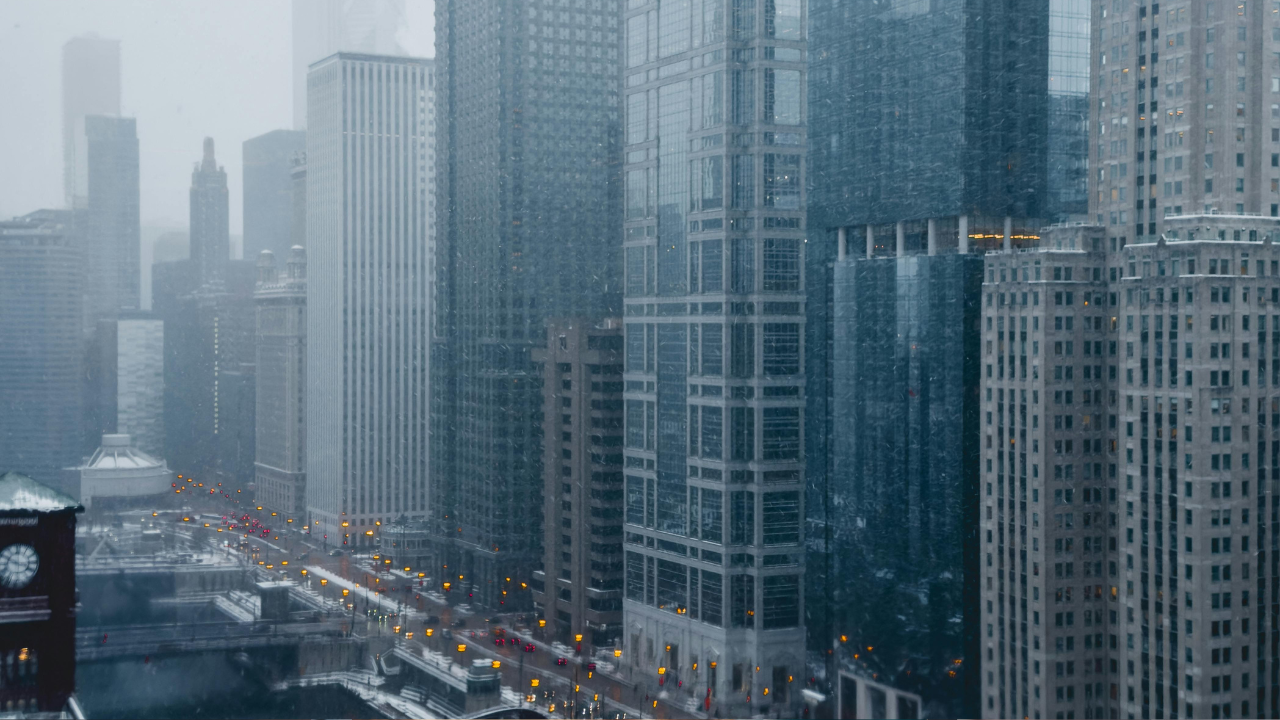 „Vreme ume da iznenadi“: Neobične vremenske pojave u Čikagu, od polarne svetlosti do vodenih pijavica