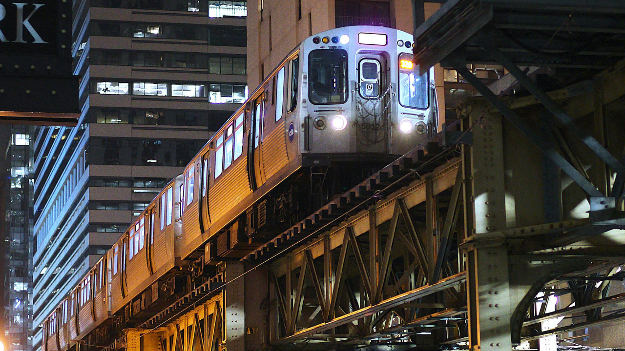 Nova pravila u Čikagu: putnici će morati da pokažu kartu pre ulaska u voz