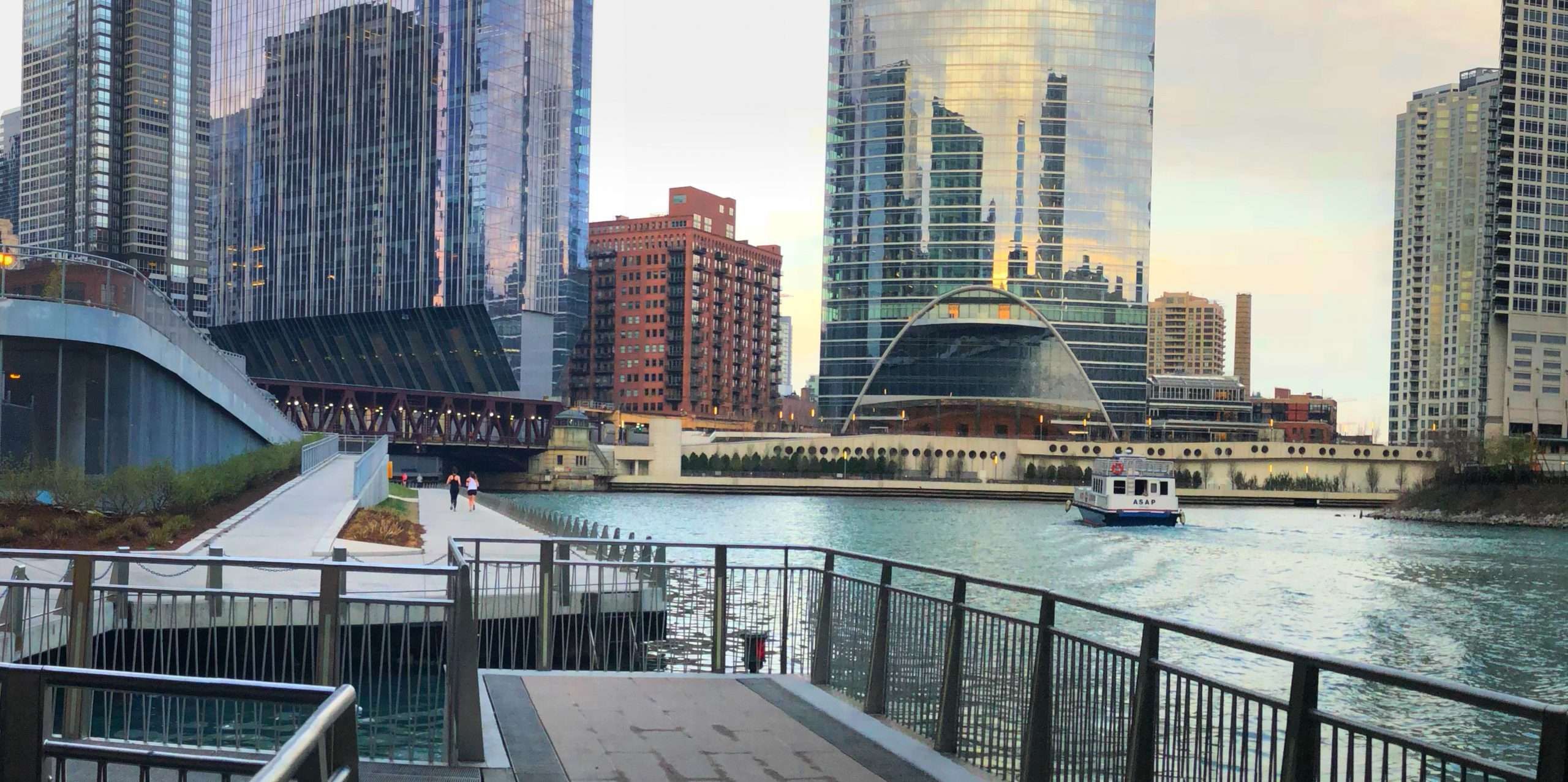 Uživajte u letnjim aktivnostima na Chicago Riverwalk-u. Evo predstojećih aktivnosti