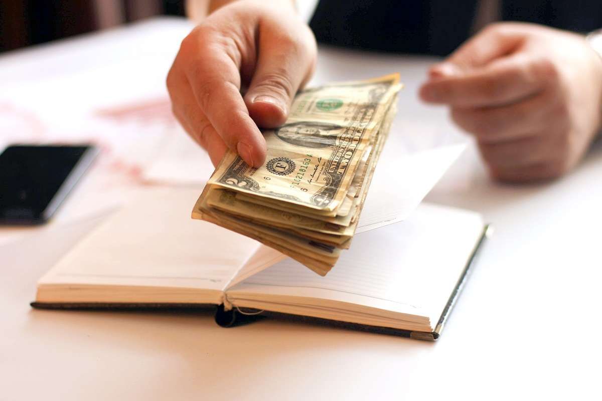 140.000 čekova za nepodignutu imovinu u pošti za stanovnike Ilinoisa, ukupno 13,2 miliona dolara