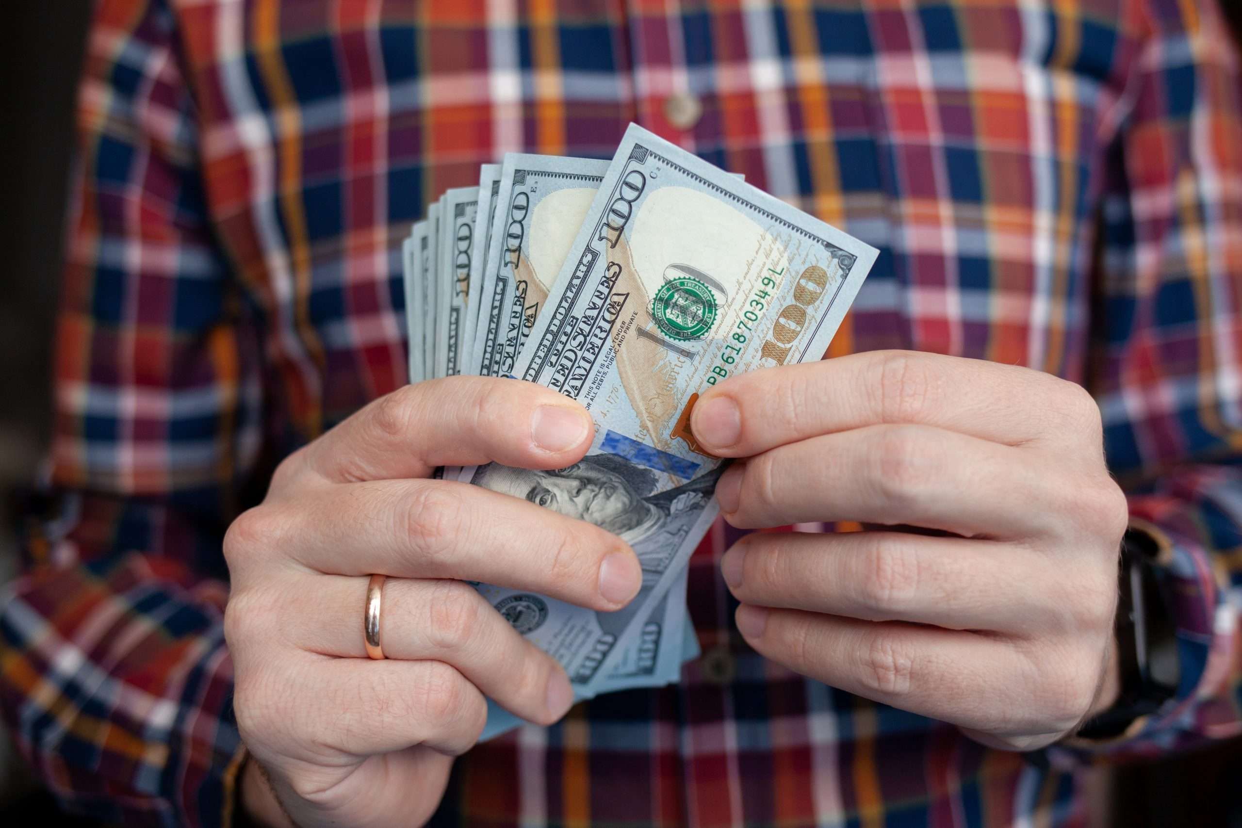 Tramp razmatra isplatu čekova od 2.000 dolara građanima od prihoda od carina