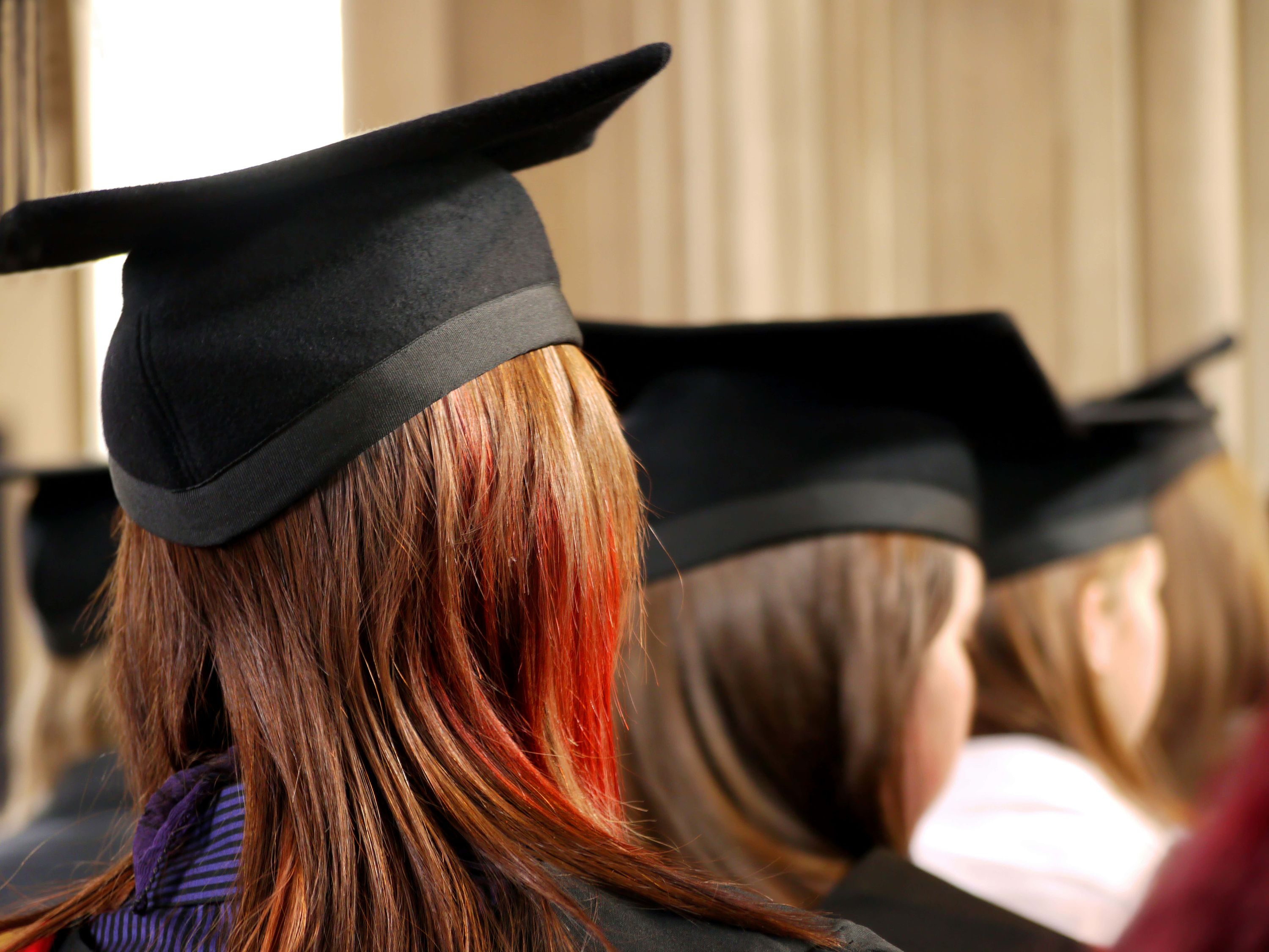 Za mlade koji traže prvi posao, fakultetska diploma više ne otvara vrata kao ranije, pokazuje analiza